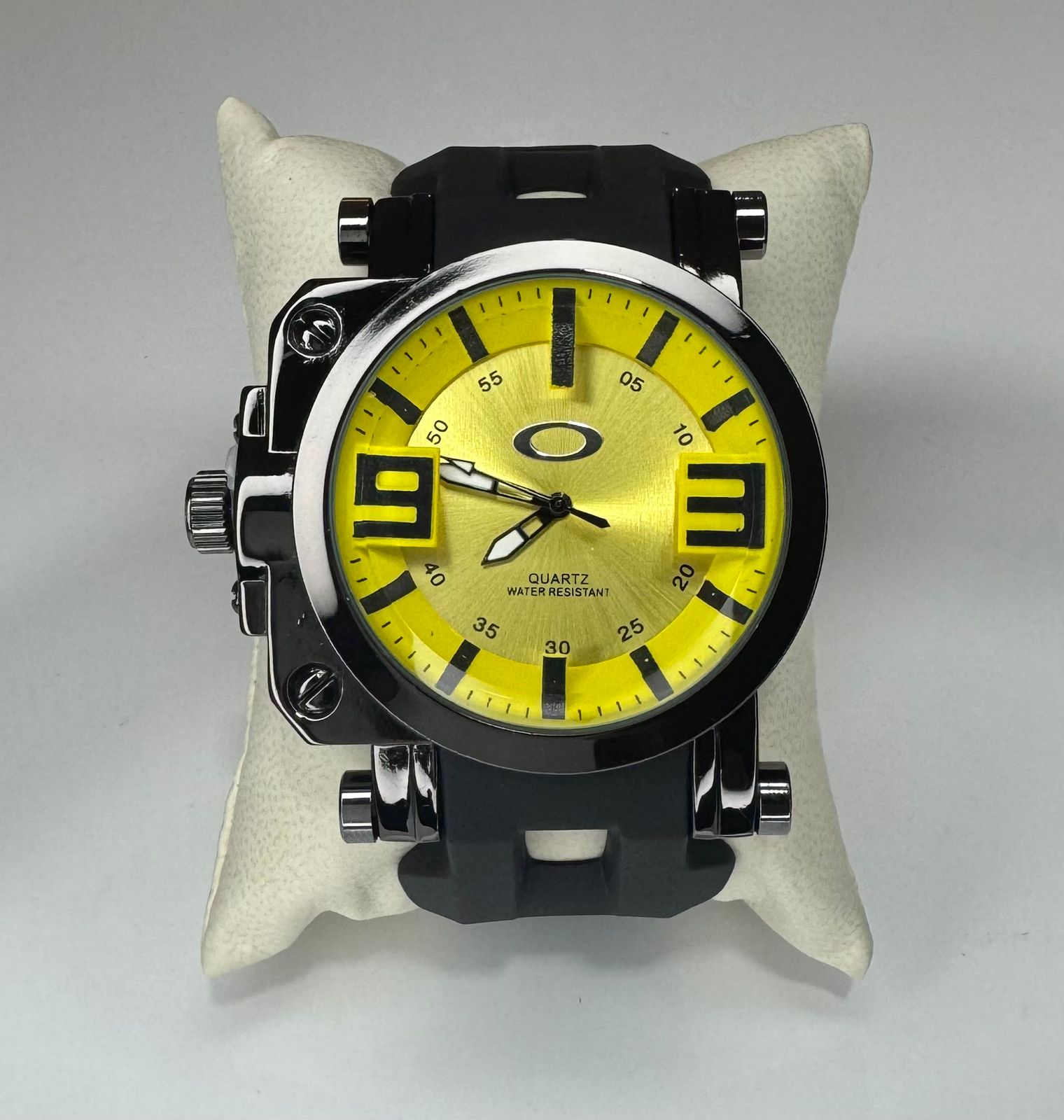 OKLY CORREA NEGRA CARA AMARILLA